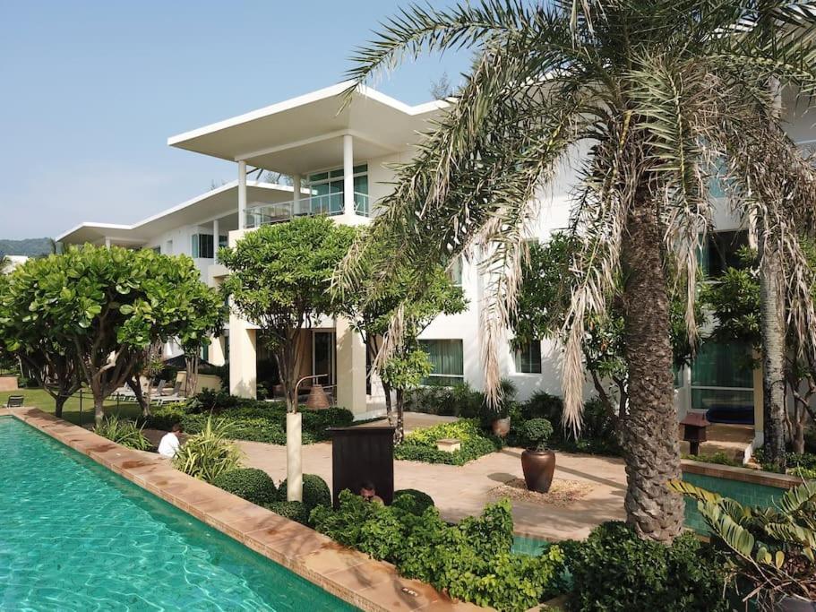 Karon Sea View Beach Apartment エクステリア 写真