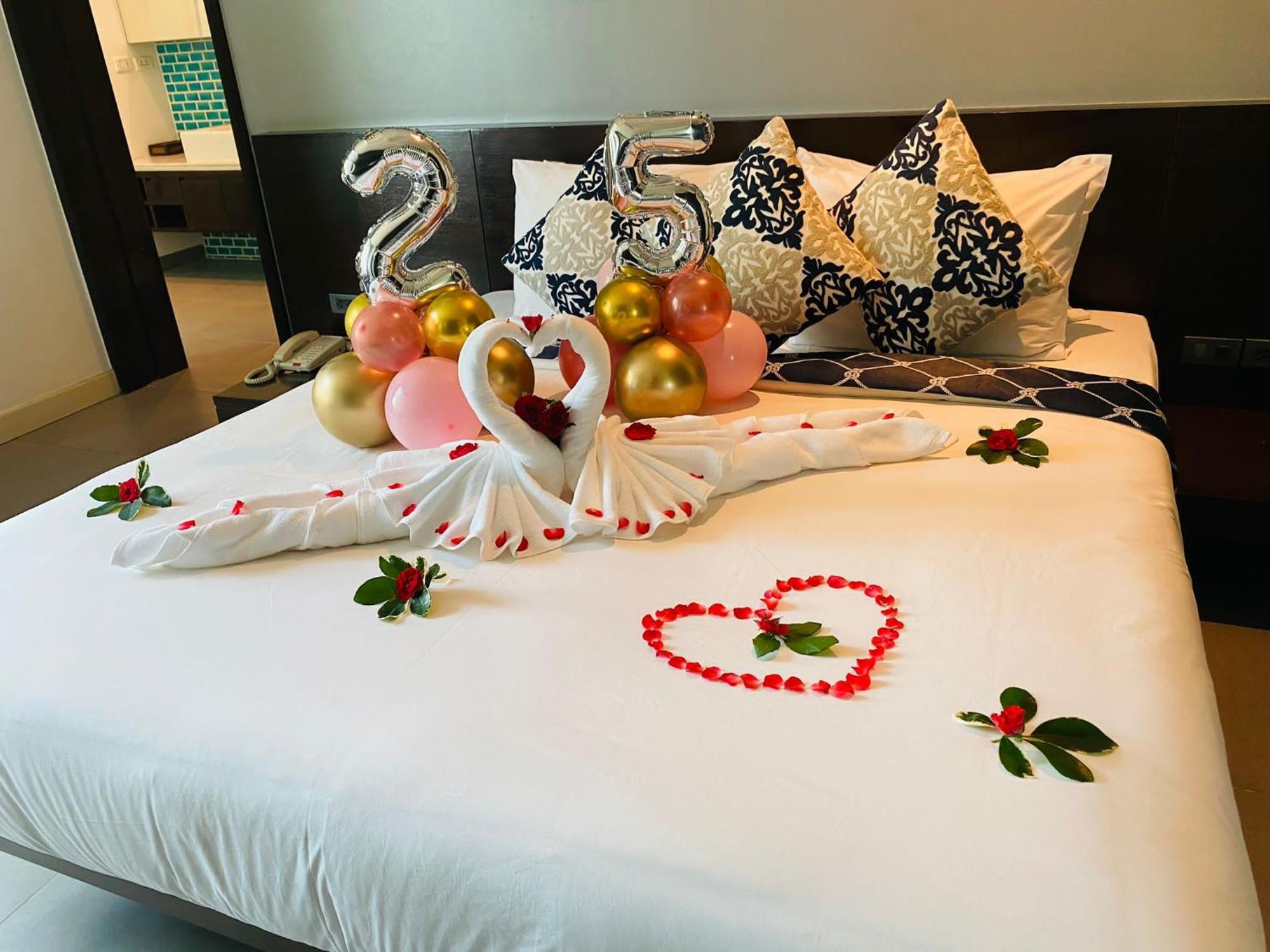 Karon Sea View Beach Apartment エクステリア 写真